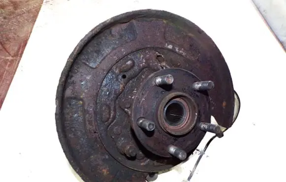 Subaru Legacy Rear wheel hub spindle/knuckle 