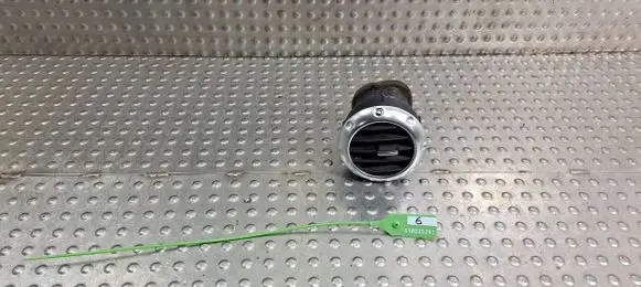 Audi TT Mk1 Dash center air vent grill 8N0820901