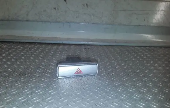 Ford S-MAX Hazard light switch 13A350AA