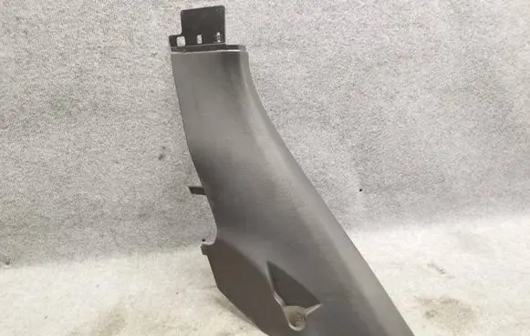 Volkswagen Touareg II (C) pillar trim 7P0867765 133456789
