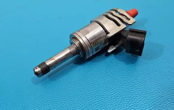 Toyota RAV 4 (XA50) Fuel injector 23250-25010 IMPRK1535289