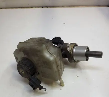 Volkswagen Caddy Master brake cylinder 1K1611301C 03351886321 1K0945459A