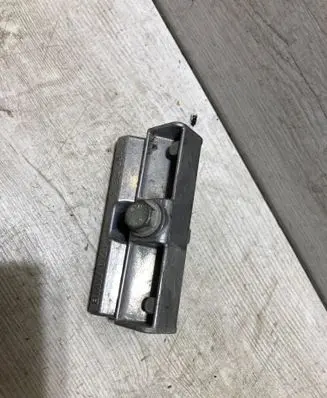 Battery bracket