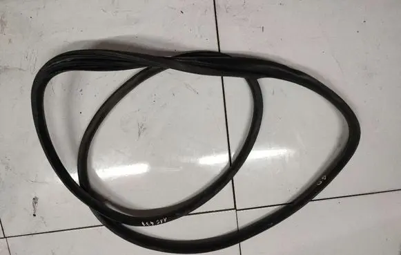Peugeot 407 Rubber seal rear door 