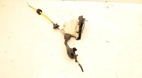 Audi A6 S6 C6 4F Rear door lock 4F0839015