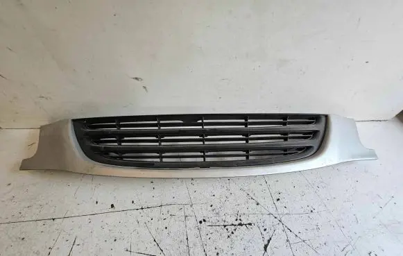 Toyota Avensis T220 Front bumper upper radiator grill 5311105030