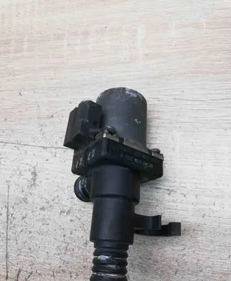 BMW 5 E34 Electric auxiliary coolant/water pump 8390813 1147412085