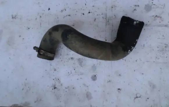 Land Rover Discovery 3 - LR3 Intercooler hose/pipe