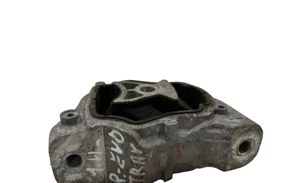Land Rover Range Rover Evoque L538 Engine mount bracket TR8070M18