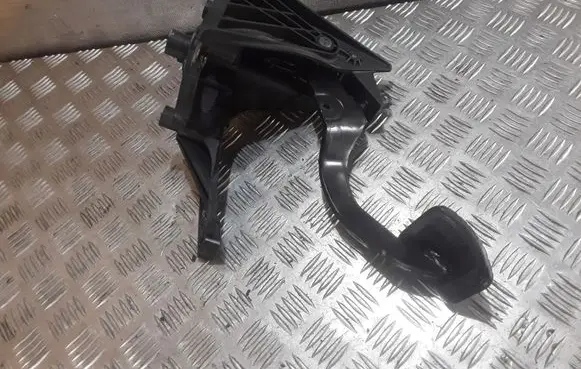 Clutch pedal
