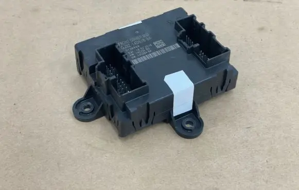 Land Rover Discovery Sport Other control units/modules GJ3214D618BA 10136988 14C235BD