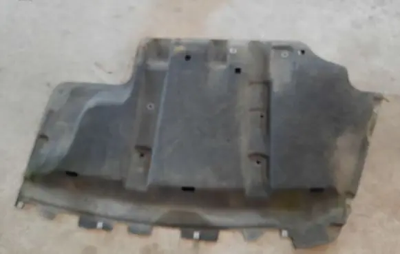 Chrysler Pacifica Rear bumper underbody cover/under tray 68227441AB