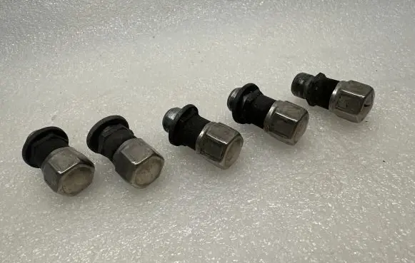 Jaguar XK8 - XKR Nuts/bolts 