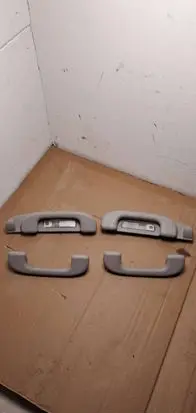 Mercedes-Benz ML W164 A set of handles for the ceiling A1648100654