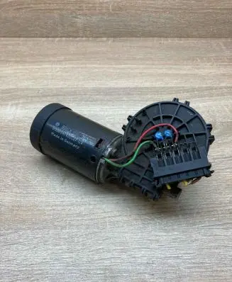 Mercedes-Benz E W210 Wiper motor 0390241420