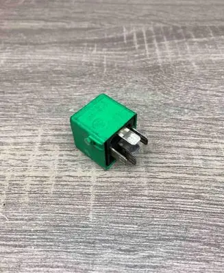 BMW 3 E36 Other relay 8353447 V23134N52X171