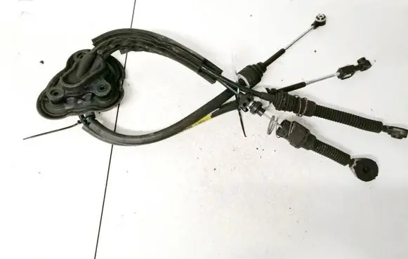 Renault Megane III Gear shift cable linkage 9613763
