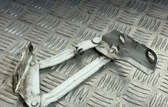 Mercedes-Benz Sprinter W901 W902 W903 W904 Engine bonnet/hood hinges 9067500021