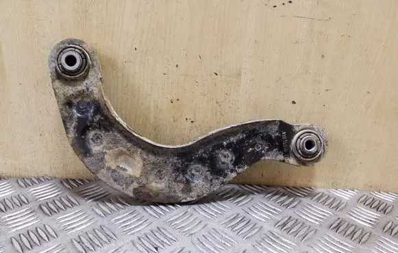 Ford Focus Rear control arm AV615500CB