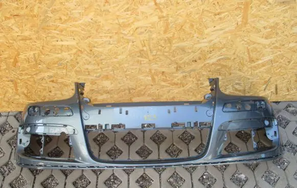 Volkswagen Golf V Front bumper 1K0807221D
