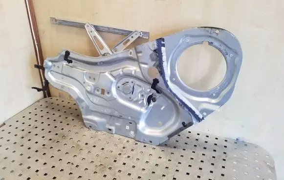 KIA Soul Front window lifting mechanism without motor