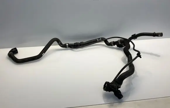 Engine coolant pipe/hose