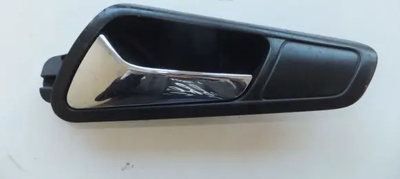 Volkswagen PASSAT B6 Front door interior handle VW3C2837113