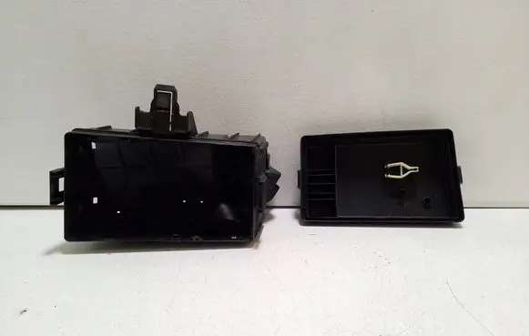 Volkswagen PASSAT B8 Fuse box set 5Q0907361B 5Q0927165D 5Q0937132B