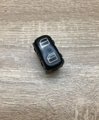 Mercedes-Benz Sprinter W901 W902 W903 W904 Electric window control switch 004611825