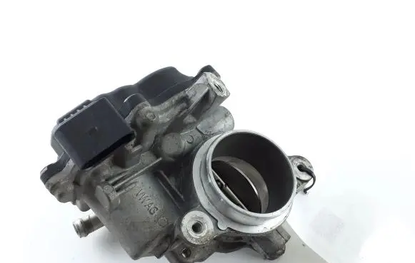 Volkswagen Golf VII Throttle valve 04L128059AA 04L128063AA