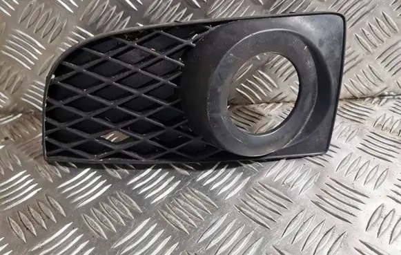 Mazda Premacy Front fog light trim/grill CC2250C21