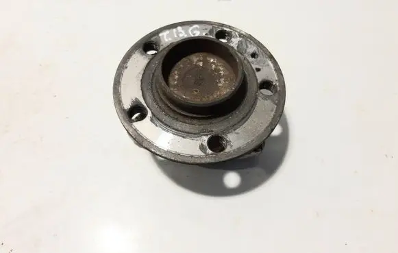 Volvo V70 Rear wheel hub