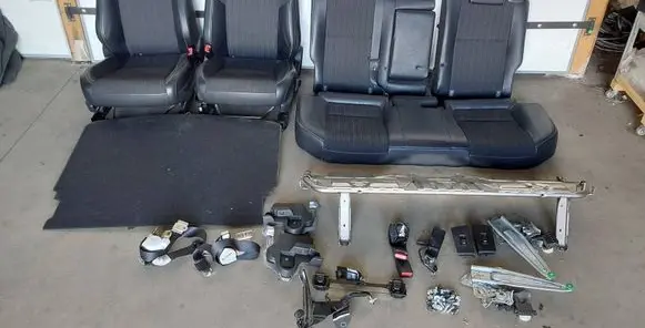 Toyota Auris E180 Seat set 