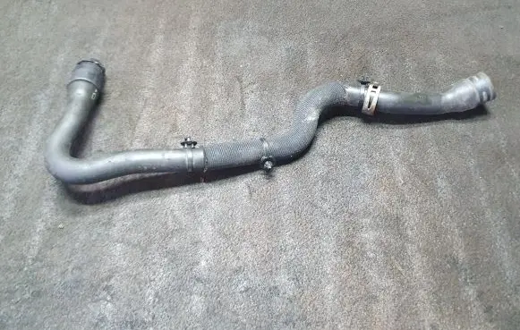 Mercedes-Benz B W245 Engine coolant pipe/hose A1698304296
