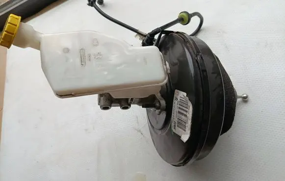 Citroen C3 Aircross Brake booster 9813761080