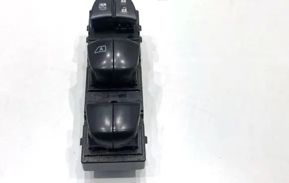 Nissan Qashqai Electric window control switch 