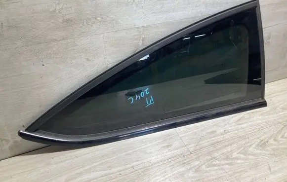 Mercedes-Benz C W204 Rear vent window glass 43R006723 E00025920R