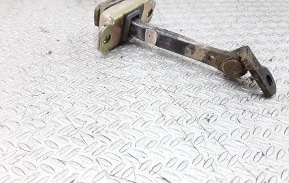 Hyundai Terracan Rear door check strap stopper