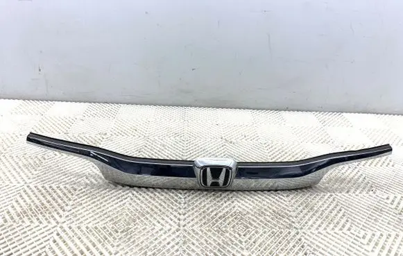 Honda CR-V Trunk door license plate light bar 74890T1VR000