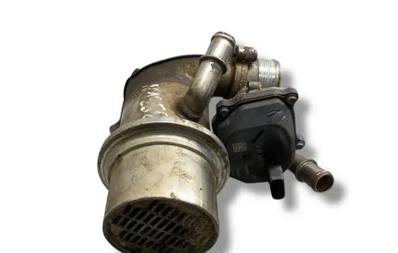 Seat Leon (5F) EGR valve cooler HE640001 04L131512BQ V030