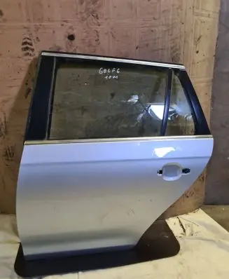 Volkswagen Golf VI Rear door