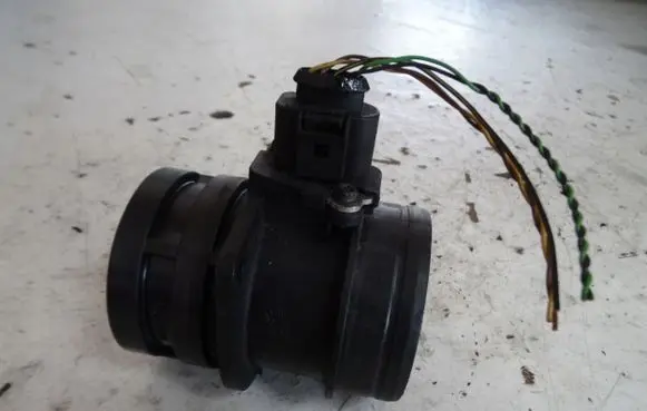Audi Q7 4L Mass air flow meter 06J906461B