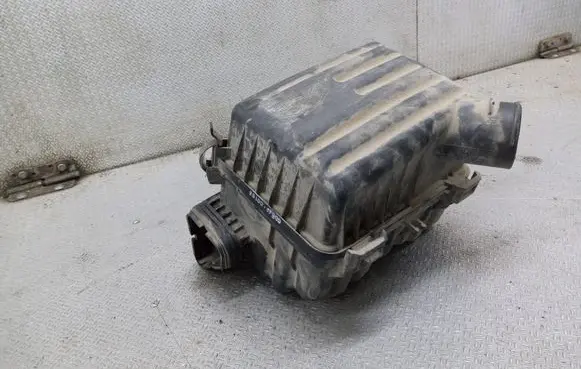 KIA Cerato Air filter box 281002F200