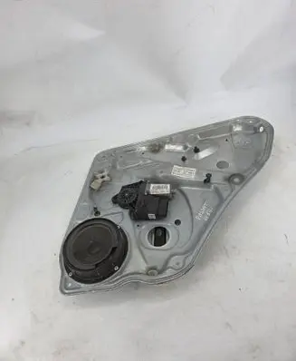 Volkswagen PASSAT B5 Rear door window regulator with motor 3B9839752BF 0338105500 117631