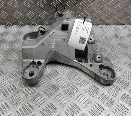 BMW X2 U10 Engine mounting bracket 9796439