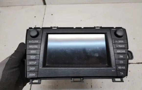 Toyota Prius (XW30) Radio/CD/DVD/GPS head unit 8611360V840