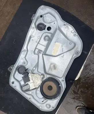 Seat Ibiza III (6L) Front door window regulator with motor 6L4837756 6L4837756S 990708