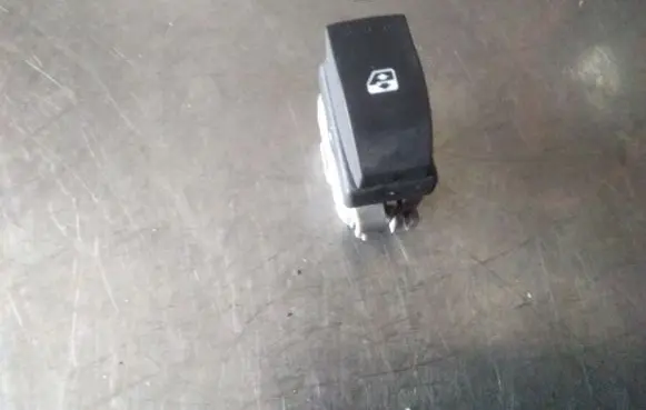 Renault Espace - Grand espace IV Electric window control switch 28082