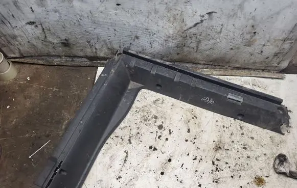 Volkswagen PASSAT B6 Spare wheel section trim 3C9864512A