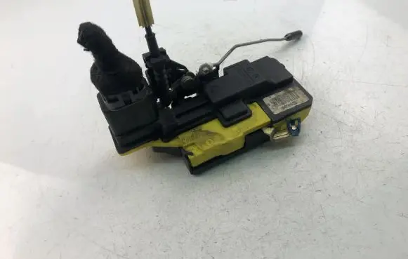 Volvo S60 Coupe door lock (next to the handle) 8650552